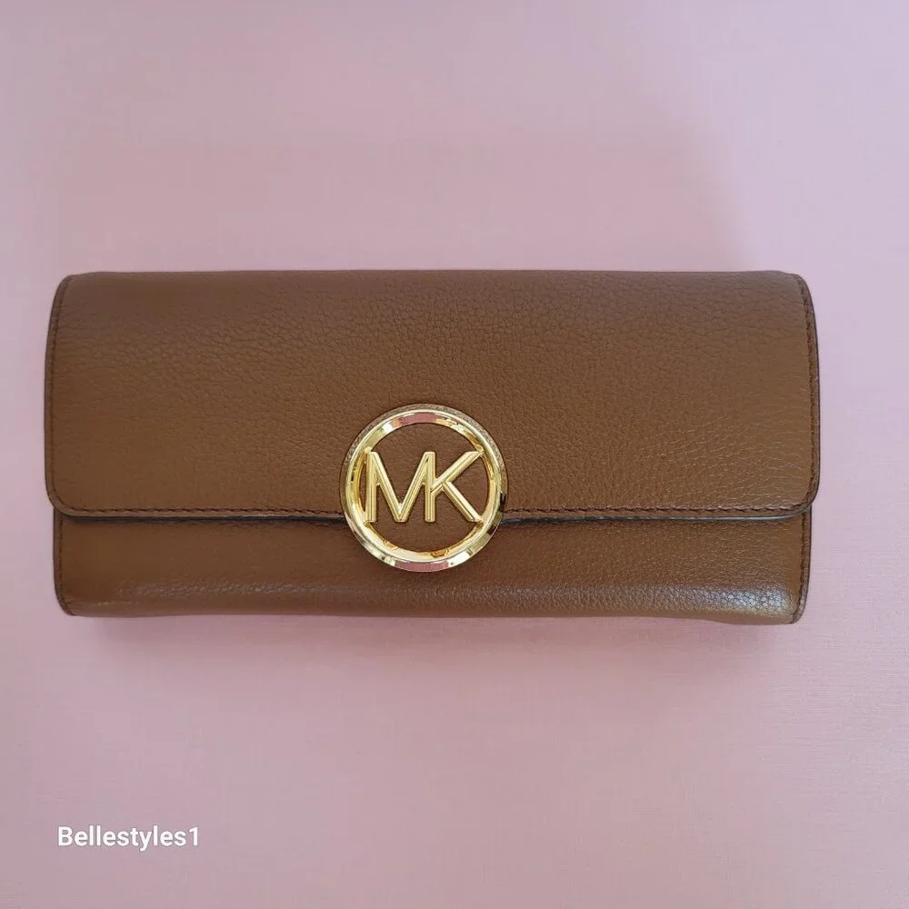 MICHAEL KORS Pebbled Leather Flap Large Wallet-Luggage color. PRE-OWNED/USED.⭐ - Picture 11 of 16